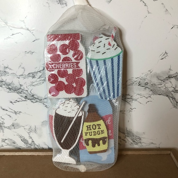 NWT Target Bullseye Playground Wooden Play Food Ice Cream Sundae Shop - Picture 1 of 2